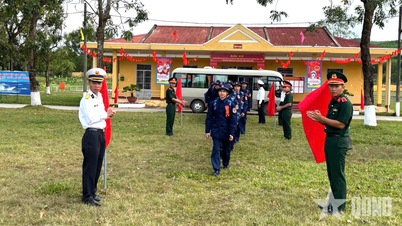 Pemerintah Pengawal Pantai Wilayah 2 menyerahkan warga kerahan yang memasuki latihan.