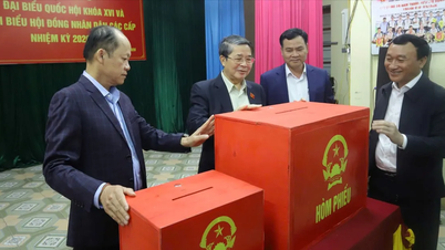 Vicepreședintele Adunării Naționale, Nguyen Duc Hai, inspectează pregătirile electorale la Ha Tinh.