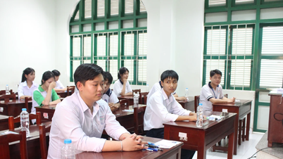 Over 4,250 students in Dong Thap province participated in the Provincial High School Excellent Student Selection Exam.