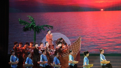 Nghe An discute soluções para preservar e promover o valor do patrimônio da música folclórica dos povos Vi e Giam no período de 2026 a 2030.