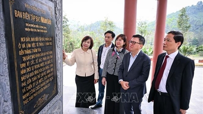 Nhan Dan Newspaper organizes a trip to the historical sites in Thai Nguyen and Tuyen Quang.