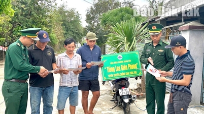 "Pengeras suara Penjaga Perbatasan" menyiarkan propaganda pemilu.