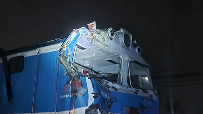 Un semi-remorque qui traversait les voies ferrées a été percuté et coupé en deux par un train.