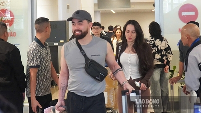 베트남은 매달 200만 명이 넘는 해외 관광객을 계속해서 맞이하고 있습니다.