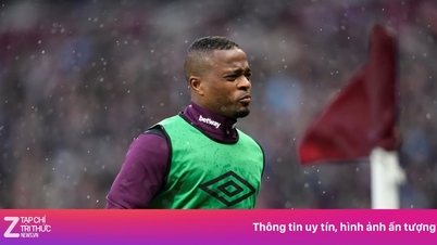 Evra kritiserar Manchester United-legender.