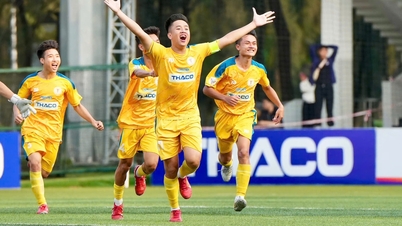 De geest van de provincie Thanh Hoa meebrengen om het vuur van het studentenvoetbal aan te wakkeren.