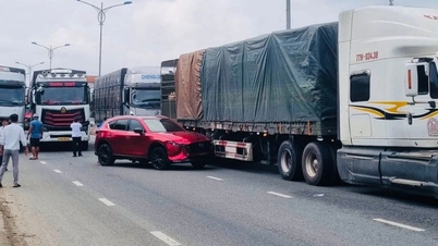 Four cars involved in a chain collision on National Highway 1A.