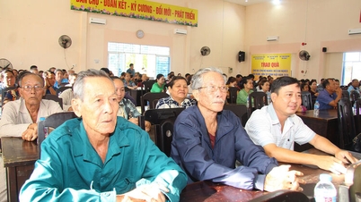 Kandydaci do Zgromadzenia Narodowego spotkali się z wyborcami w gminach Vinh Xuong, Tan An i Chau Phong.