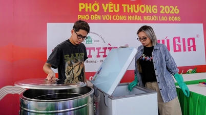 'Pho of Love' telah menghidangkan 10,000 mangkuk pho pada 7 dan 8 Mac di komune Bau Bang.
