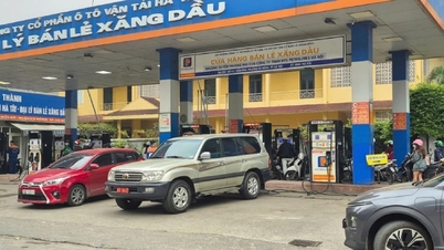 RON 95 III-bensin ökade med 4 707 VND, fotogen nådde rekordhöga 8 490 VND/liter.