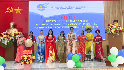 Kesatuan Wanita komune Hoa Tri telah menganjurkan pertandingan "Ao Dai yang Menawan".