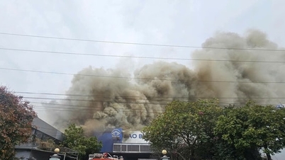 Hanoi: Brand in fabrieksgebouw van 2.500 m² onder controle na brand in papiermagazijn.