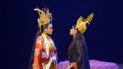A Vam Co Cai Luong (vietnami hagyományos opera) társulat északra utazott, és minden este zsúfolásig megtelt a színház és a helyszín.