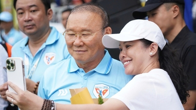 Park Hang Seo edző részt vett a vietnami ifjúsági és diákfutball-torna megnyitó ünnepségén.