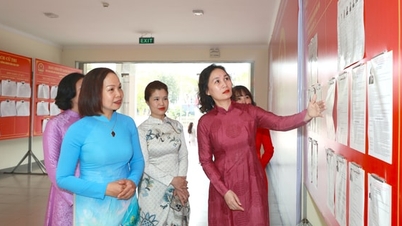 Les femmes du quartier de Duong Noi attendent avec impatience la fête nationale.