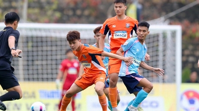 Upacara Pembukaan Turnamen Sepak Bola Pemuda dan Mahasiswa Vietnam ke-4