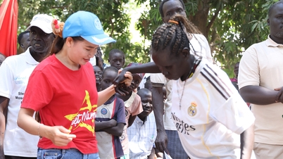 Egy különleges beszélgetés vietnami női katonák és afrikai nők között.