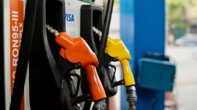 Los precios de la gasolina RON 95 aumentaron 2,189 VND/litro, mientras que los precios mundiales del petróleo crudo subieron a su nivel más alto desde julio de 2024.