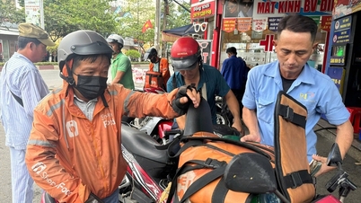 ប៉ូលីសទីក្រុងហូជីមិញព្រមានអំពីហានិភ័យនៃអគ្គីភ័យ និងការផ្ទុះ នៅពេលរក្សាទុកប្រេងសាំង និងប្រេងម៉ាស៊ូត។