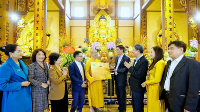 De Yen Phu-pagode draagt ​​de sporen van 2000 jaar geschiedenis en verspreidt de geest van het beschermen van de natie en het waarborgen van het welzijn van het volk.