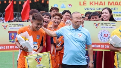 Tusentals fans utbröt av känslor när Coach Park dök upp i TNSV THACO Cup 2026.