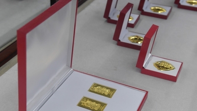 Gráfico del precio del oro esta tarde, 8 de marzo de 2026: precio del oro SJC, precio del oro 9999, precio del oro en anillo, precio mundial del oro.
