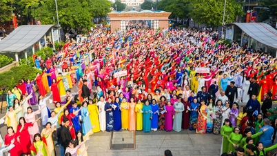 58 000 femmes ont participé à un défilé massif d'ao dai (robe traditionnelle vietnamienne) à Hô Chi Minh-Ville.