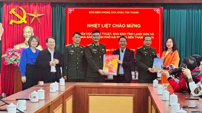 De journalistenvereniging van Hai Phong organiseerde een programma om de wortels van het land te herontdekken.