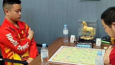 Vietnamský třináctiletý šachový zázračný génius porazil čínského šachistu, který je na 22. místě žebříčku.