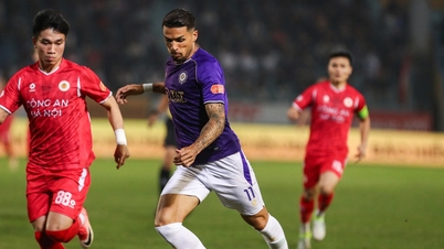 Hanoi FC - Hanoi Police FC (första halvlek) 1-0: Do Hoang Hen gör målskyttet.