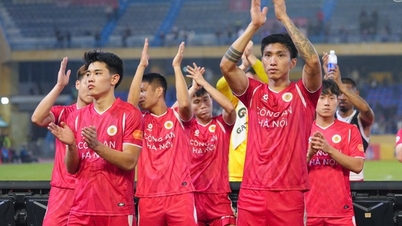 Videoklippet visar Hanoi Police FC som åker sin första förlust under V-League-säsongen 2025-2026.