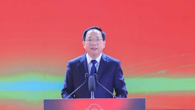 The National Book Award is increasingly affirming its prestige, becoming a beautiful symbol of intellect, creativity, and dedication to the development of culture, people, and the country of Vietnam.