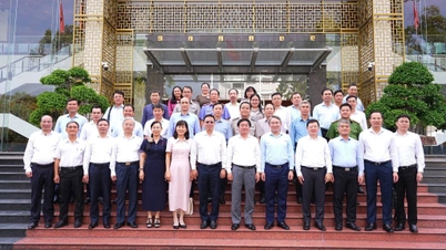 Minister sprawiedliwości Nguyen Hai Ninh współpracuje z komitetem partii prowincji Tay Ninh.