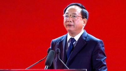 Tale av Trinh Van Quyet, leder for den sentrale avdelingen for propaganda og massemobilisering, ved den nasjonale bokprisutdelingen.