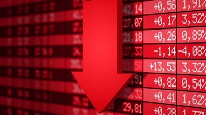 A befektetők eladnak, a VN-index több mint 100 pontot zuhan.
