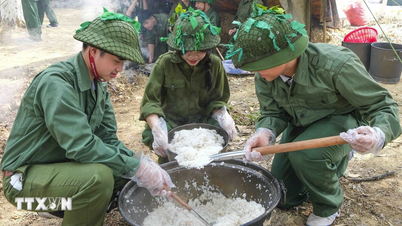 Hoa Ban Festivali'nde deneyimsel etkinliklerle Dien Bien Phu'nun kahramanlık ruhunu yeniden canlandırmak.