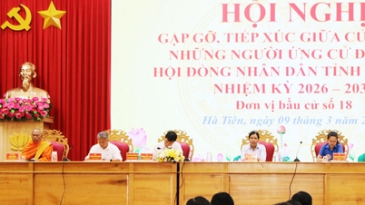 Les candidats au Conseil populaire provincial d'An Giang ont rencontré les électeurs du quartier de Ha Tien et de la commune de Tien Hai.