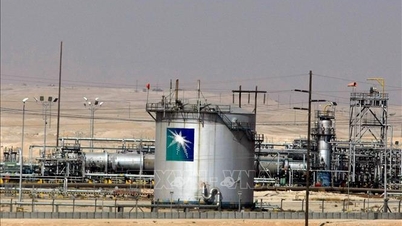 Saudi Aramco nabízí kvůli blokádě Hormuzského průlivu vzácnou ropu.