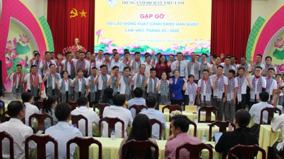 ດົ່ງທາບ: ກຳມະກອນ 280 ຄົນ ເດີນທາງໄປເກົາຫຼີໃຕ້ ເພື່ອເຮັດວຽກຕາມລະດູການ.