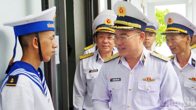 ตรวจสอบการเตรียมการสำหรับการฝึกอบรมทหารใหม่