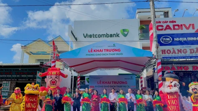 ທະນາຄານຫວຽດຄອມແບງ ດົ່ງທັບ: ເປີດສຳນັກງານສາຂາທັບໝວຍແຫ່ງໃໝ່.