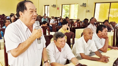 Les candidats au Conseil populaire provincial d'An Giang rencontrent les électeurs dans les communes et les quartiers.