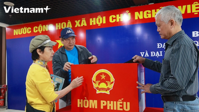 Wad Empat Bandar Thang Long penuh dengan keazaman, ternanti-nanti sambutan Hari Kebangsaan.