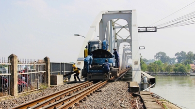 Chốt phương án sửa chữa cầu Ghềnh sau vụ sà lan tông