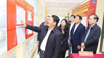 Bí thư Tỉnh ủy Hầu A Lềnh kiểm tra công tác chuẩn bị bầu cử tại phường Hà Giang 1
