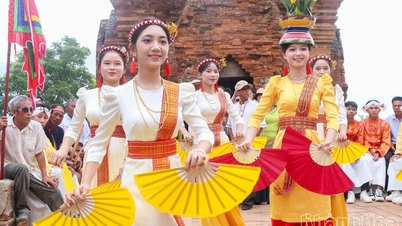 Phát huy giá trị trang phục truyền thống của đồng bào Chăm