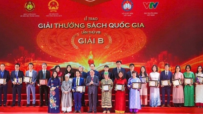 Hai cuốn sách của Nhà xuất bản Khoa học - Công nghệ - Truyền thông đạt Giải B Giải thưởng Sách Quốc gia Việt Nam lần thứ VIII