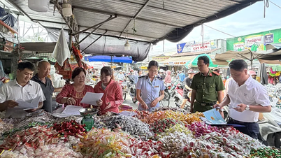 Dinas Pengelolaan Pasar Kota Can Tho berhasil mengelola area tersebut selama liburan Tahun Baru Imlek 2026.