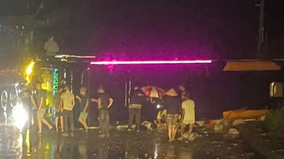 Bus penumpang terbalik di Jalan Raya Nasional 19, 2 orang dirawat di rumah sakit.