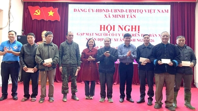 Minh Tan beldesi, seçimle ilgili bilgi paylaşmak amacıyla etkili isimlerle bir toplantı düzenledi.